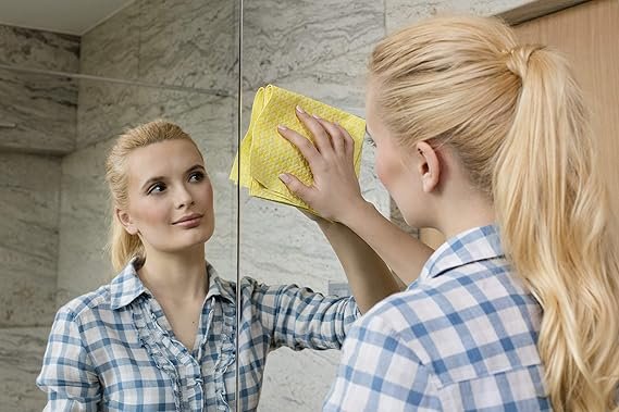 Vileda Actifibre Cloth for Cleaning Glass – Yellow - Image 3